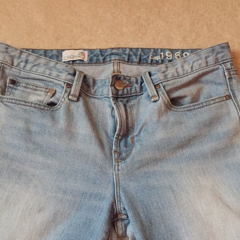 Gap light colored real straight cropped jeans